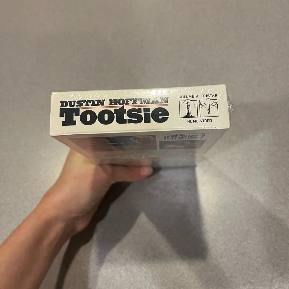 Dustin Hoffman’s Tootsie VHS tape - new in seal - Picture 3 of 5